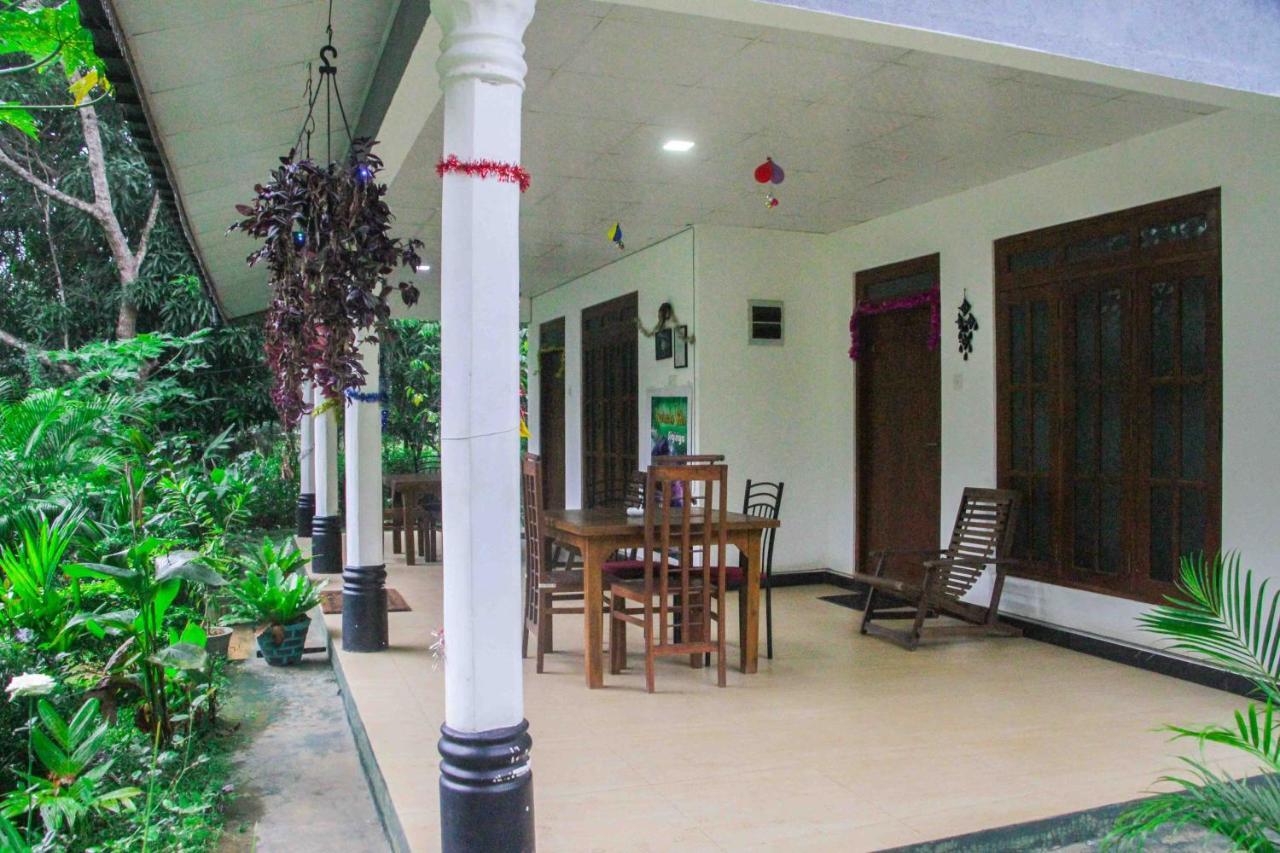 Sigiriya Mana B&B Экстерьер фото